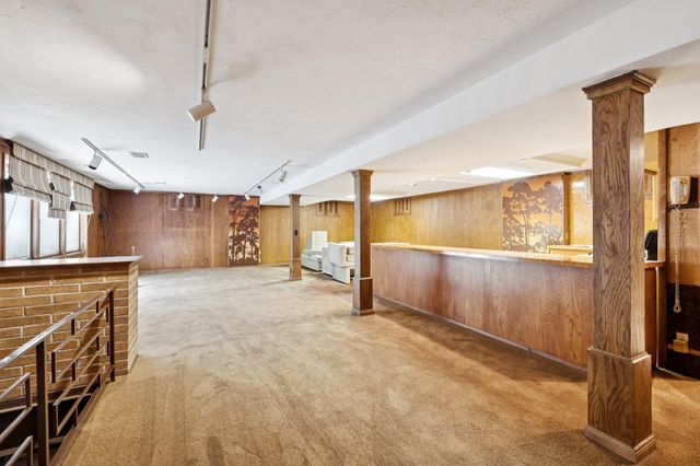 803 OAK PARK Road, Council Bluffs, IA 51503