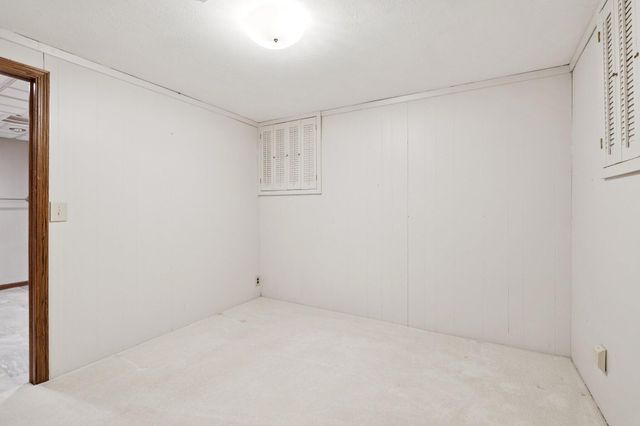 803 OAK PARK Road, Council Bluffs, IA 51503