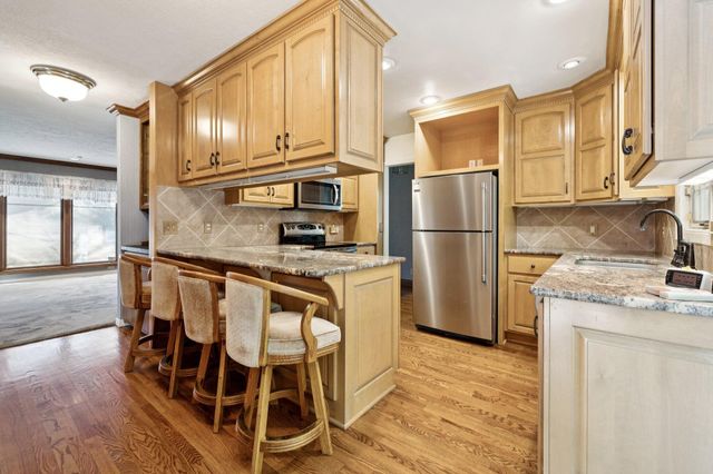 803 OAK PARK Road, Council Bluffs, IA 51503