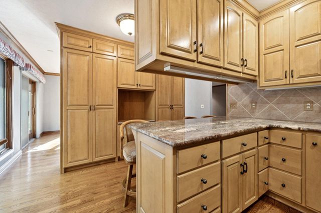 803 OAK PARK Road, Council Bluffs, IA 51503