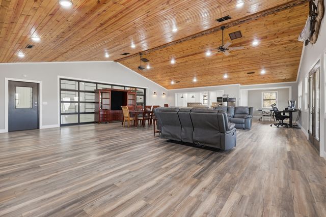 3675 Parrish Ridge Road, Goreville, IL 62939