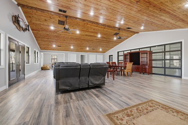 3675 Parrish Ridge Road, Goreville, IL 62939