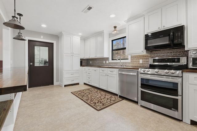 3675 Parrish Ridge Road, Goreville, IL 62939