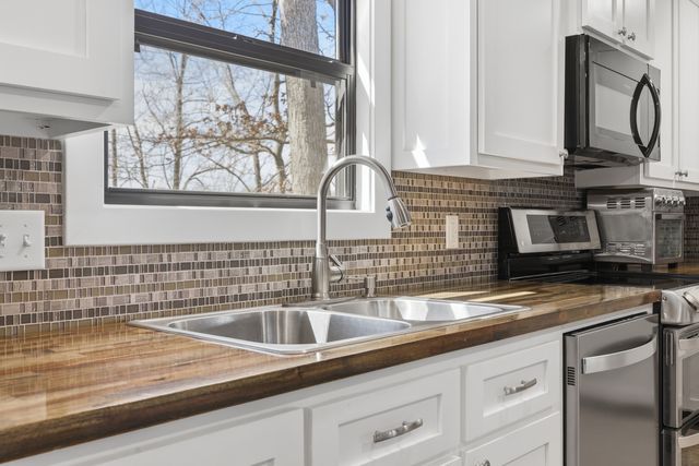 3675 Parrish Ridge Road, Goreville, IL 62939