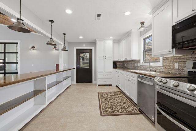 3675 Parrish Ridge Road, Goreville, IL 62939