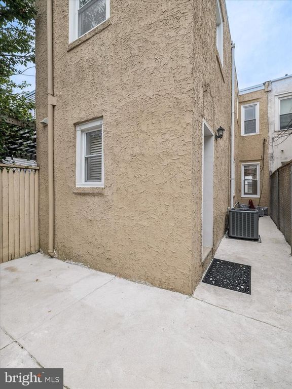 2129 OAKFORD ST, PHILADELPHIA, PA 19146 — photo 4