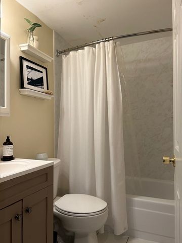 390 Riverway 8, Boston, MA 02115