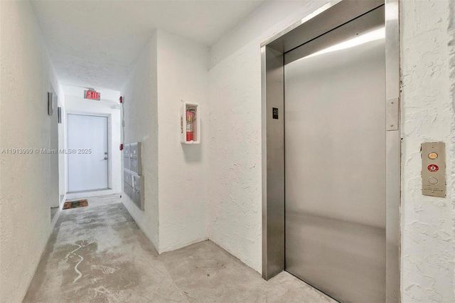 620 SW 10th St 202, Miami, FL 33130