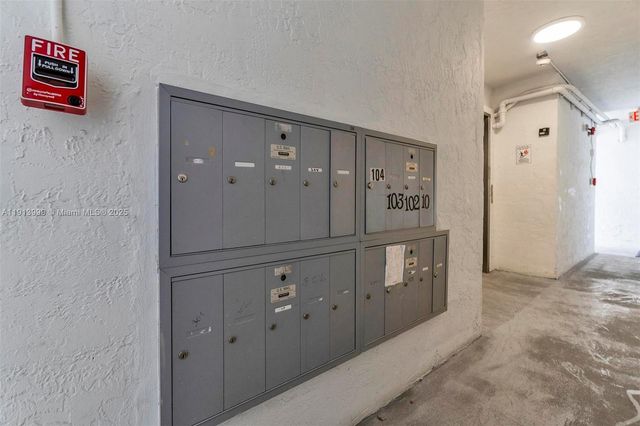 620 SW 10th St 202, Miami, FL 33130