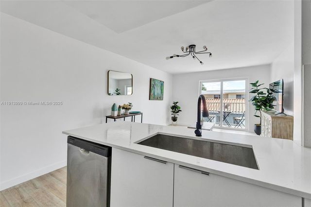 620 SW 10th St 202, Miami, FL 33130