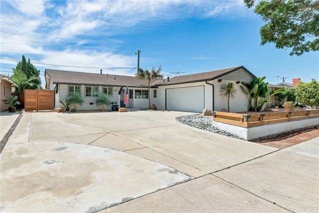 1566 W Crone, Anaheim, CA 92802