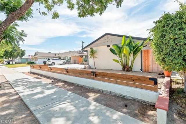 1566 W Crone, Anaheim, CA 92802