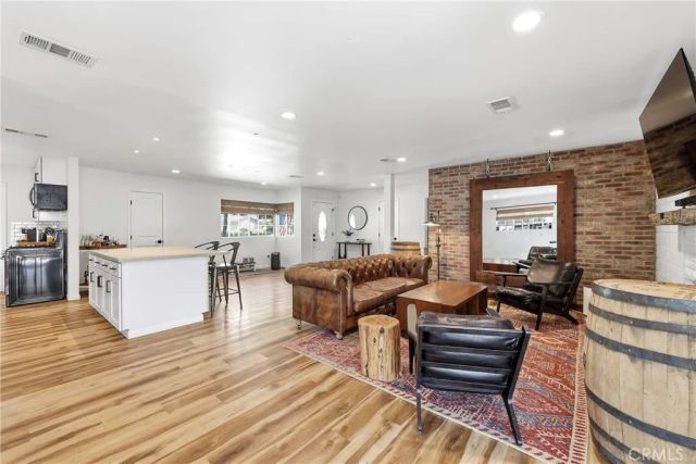 1566 W Crone, Anaheim, CA 92802