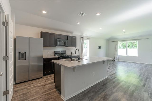12104 SW 33rd Street, Yukon, OK 73099