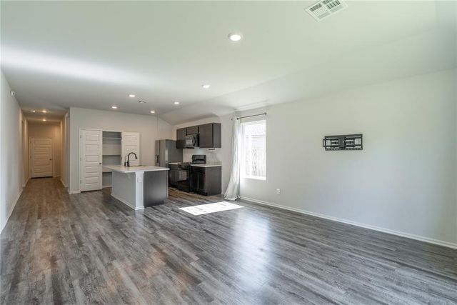 12104 SW 33rd Street, Yukon, OK 73099