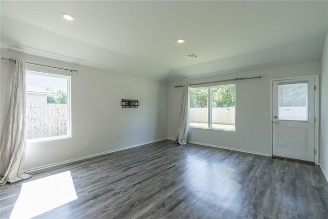 12104 SW 33rd Street, Yukon, OK 73099