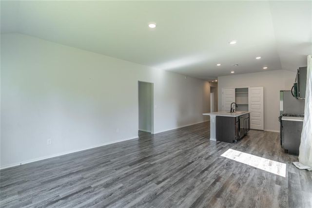 12104 SW 33rd Street, Yukon, OK 73099