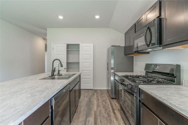 12104 SW 33rd Street, Yukon, OK 73099