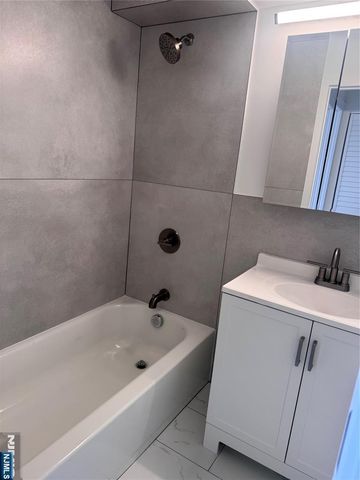 1590 Anderson Avenue 16F, Fort Lee, NJ 07024