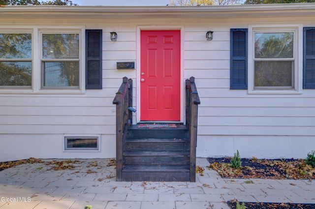 3 Seaman Avenue, Castleton-on-hudson, NY 12033