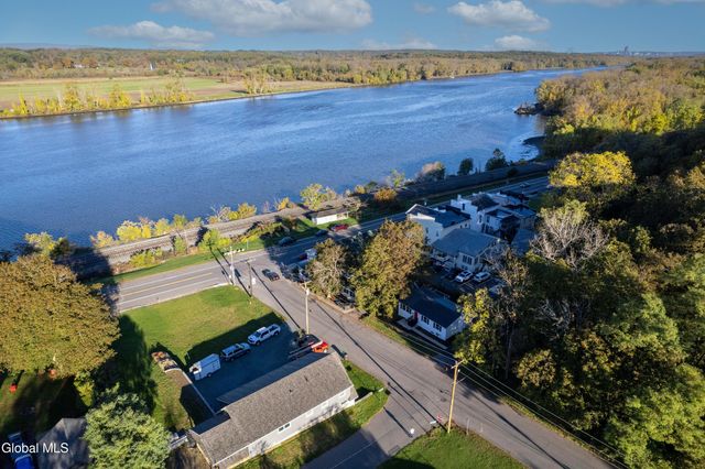 3 Seaman Avenue, Castleton-on-hudson, NY 12033