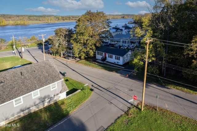 3 Seaman Avenue, Castleton-on-hudson, NY 12033