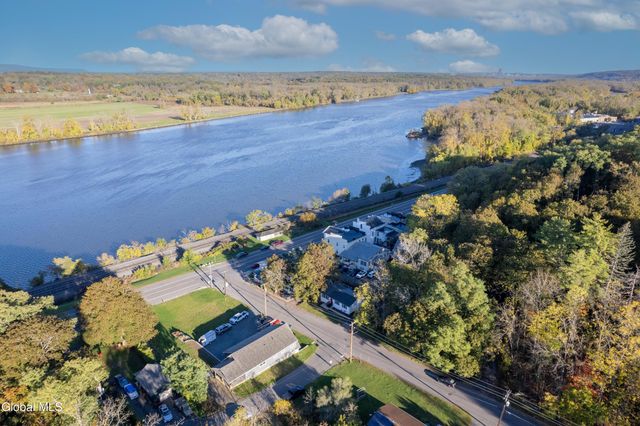 3 Seaman Avenue, Castleton-on-hudson, NY 12033