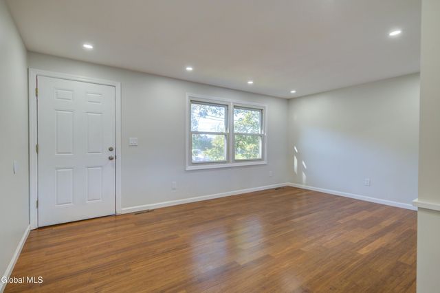 3 Seaman Avenue, Castleton-on-hudson, NY 12033