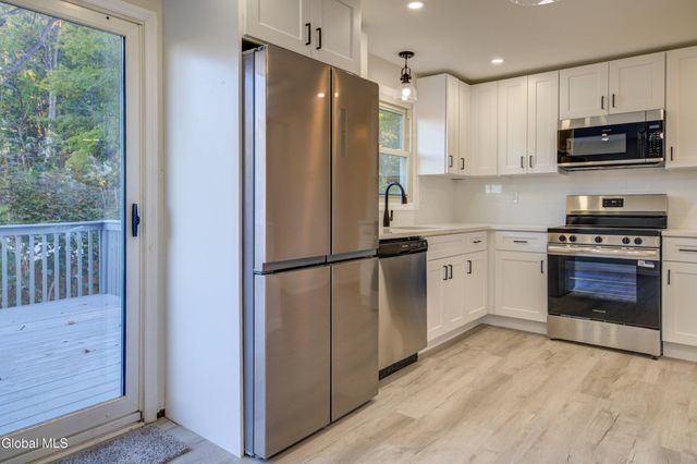 3 Seaman Avenue, Castleton-on-hudson, NY 12033