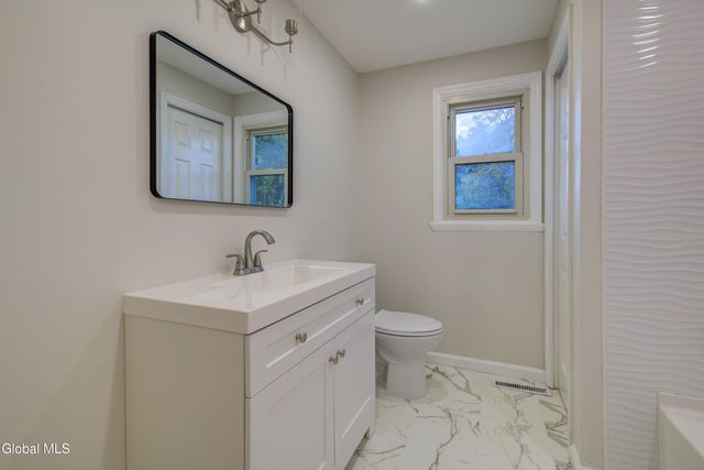 3 Seaman Avenue, Castleton-on-hudson, NY 12033