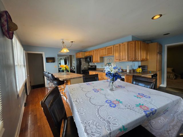 605 E Maple Avenue, Mundelein, IL 60060