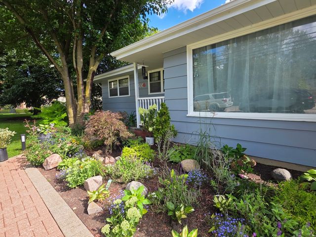 605 E Maple Avenue, Mundelein, IL 60060