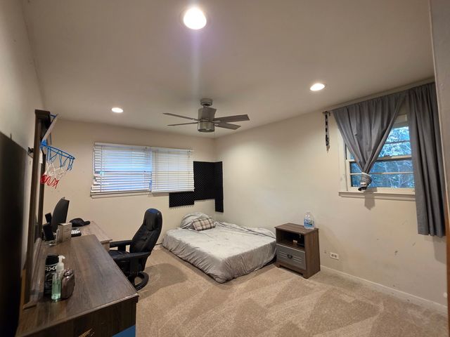 605 E Maple Avenue, Mundelein, IL 60060