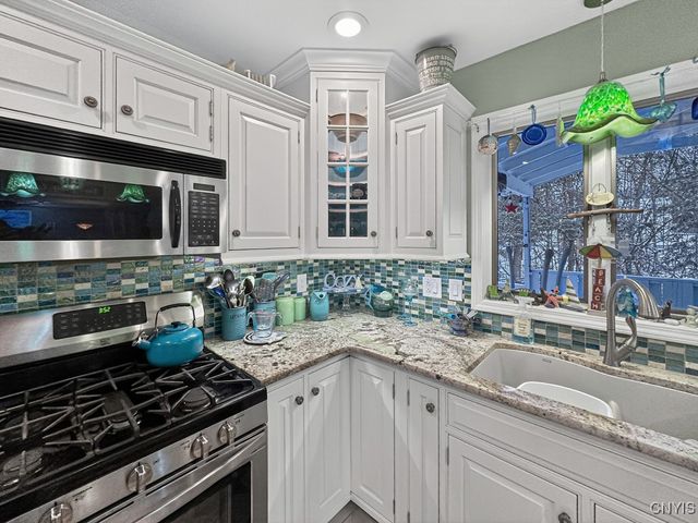 10 Morgan Lane, New Hartford, NY 13413