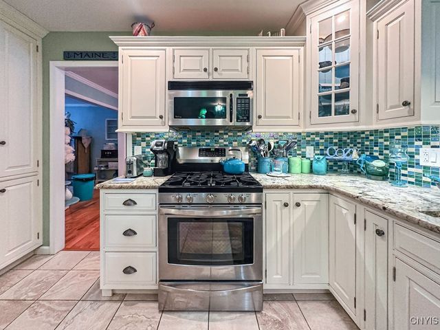 10 Morgan Lane, New Hartford, NY 13413