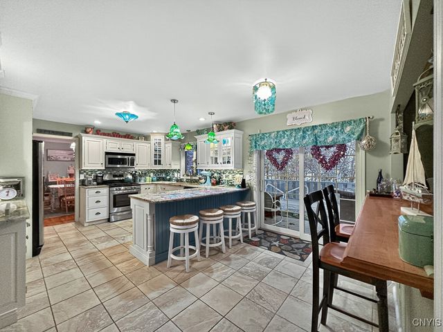 10 Morgan Lane, New Hartford, NY 13413