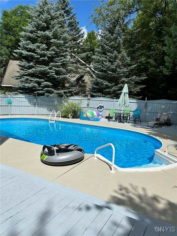 10 Morgan Lane, New Hartford, NY 13413