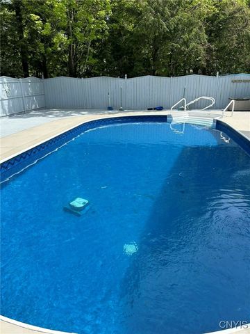 10 Morgan Lane, New Hartford, NY 13413