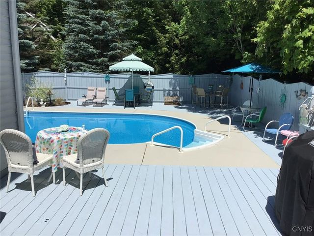 10 Morgan Lane, New Hartford, NY 13413