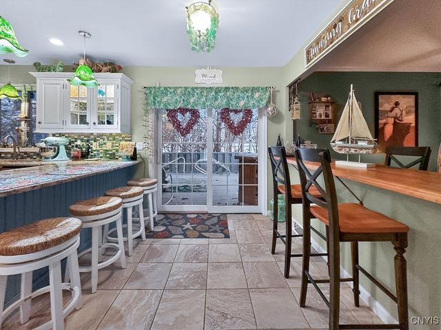 10 Morgan Lane, New Hartford, NY 13413