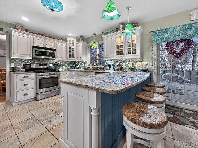 10 Morgan Lane, New Hartford, NY 13413