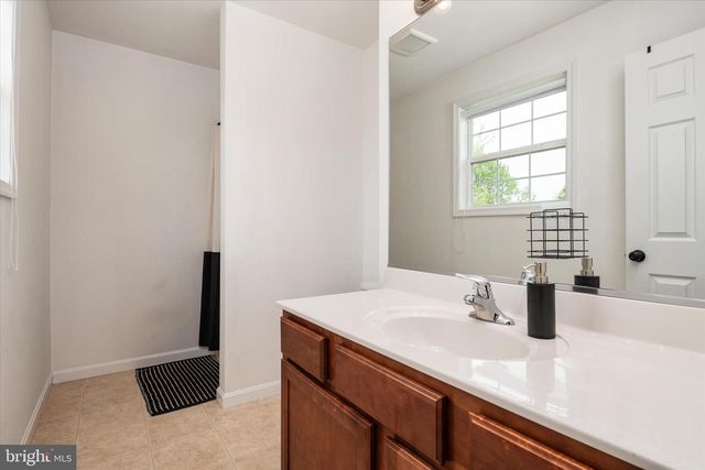 200 NEWTOWN RD, Chester, MD 21619