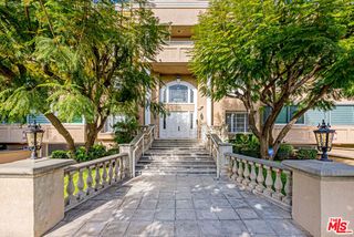 737 S Windsor Boulevard 201, Los Angeles, CA 90005