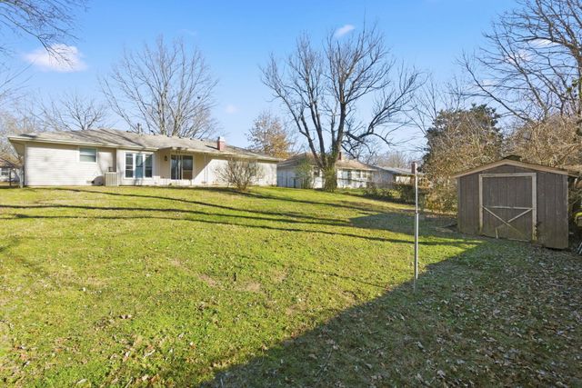2918 E Monroe Terrace, Springfield, MO 65802