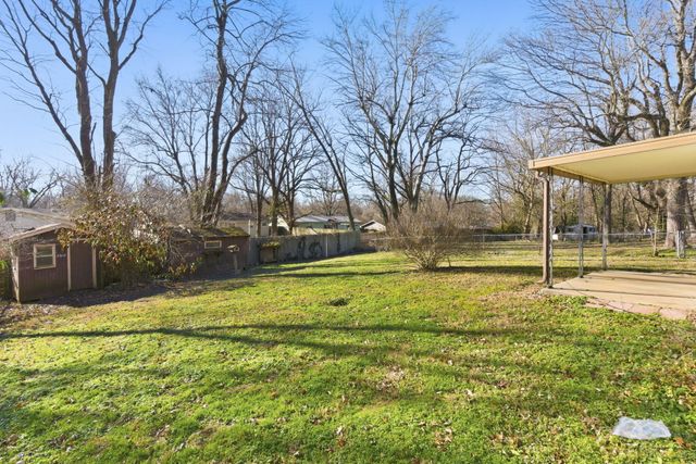 2918 E Monroe Terrace, Springfield, MO 65802