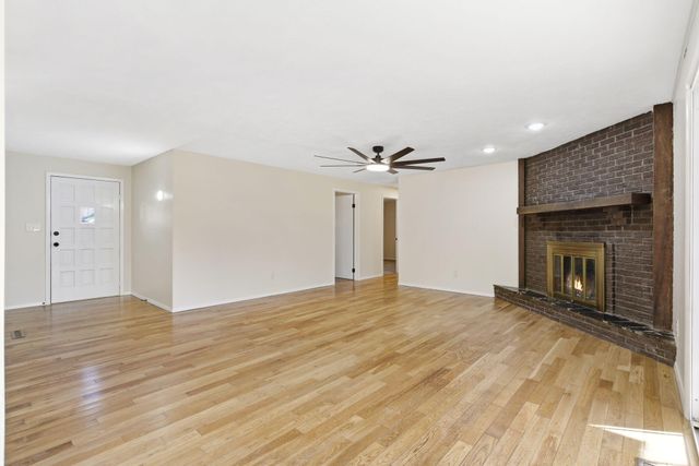 2918 E Monroe Terrace, Springfield, MO 65802