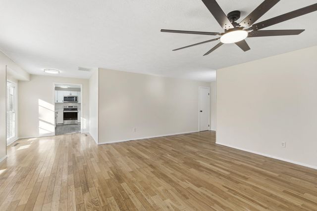 2918 E Monroe Terrace, Springfield, MO 65802