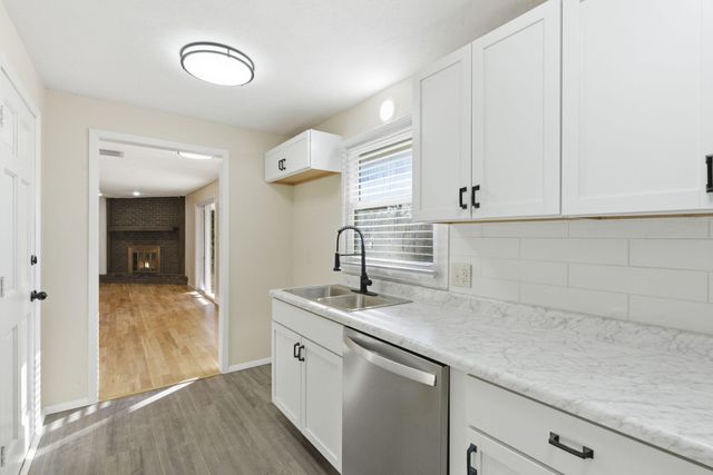 2918 E Monroe Terrace, Springfield, MO 65802