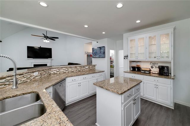 20 Allie Drive, Mcdonough, GA 30252