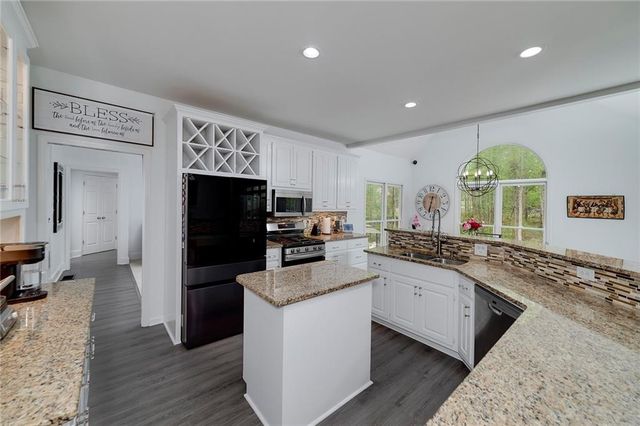 20 Allie Drive, Mcdonough, GA 30252